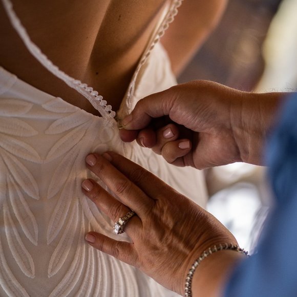 Essense of Australia- All Who Wander- Clio Wedding Dress - Picture 1 of 9